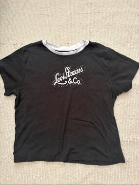 Levi’s logo baby tee